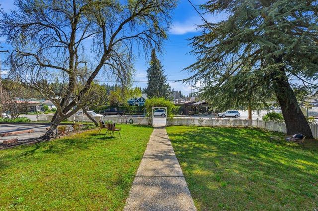 220 Colfax Ave, Grass Valley, CA 95945