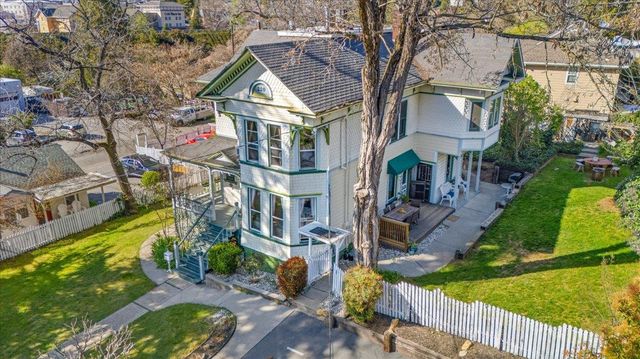 220 Colfax Ave, Grass Valley, CA 95945