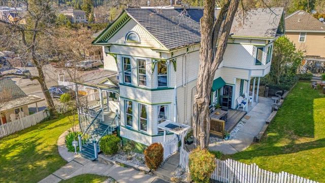 220 Colfax Ave, Grass Valley, CA 95945