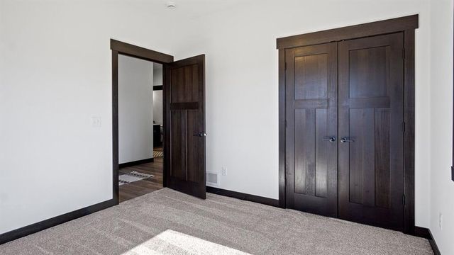 3327 Sunflower Lane, Eau Claire, WI 54703