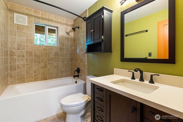 22 Berry Wood Place, Bellingham, WA 98229