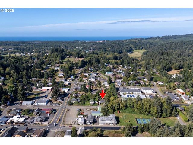 36090 8TH St, Nehalem, OR 97131