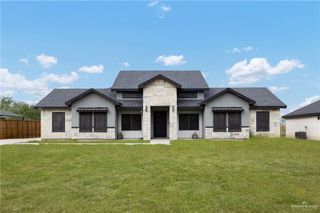 325 W Palm Drive, Edinburg, TX 78541