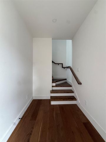 2210 Brackenridge Street, Houston, TX 77026