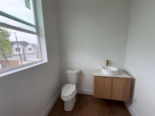 2210 Brackenridge Street, Houston, TX 77026