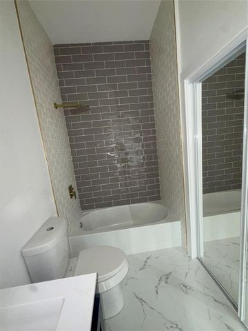 2210 Brackenridge Street, Houston, TX 77026