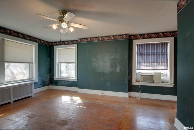 110 WEST Avenue, Quincy, IL 62301