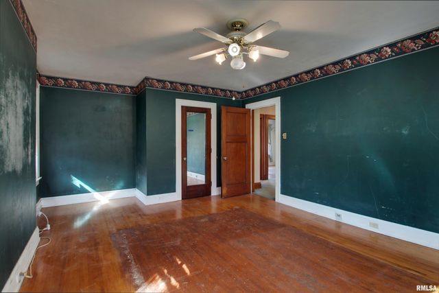 110 WEST Avenue, Quincy, IL 62301