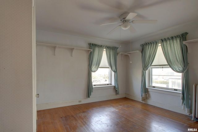 110 WEST Avenue, Quincy, IL 62301