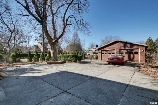 110 WEST Avenue, Quincy, IL 62301