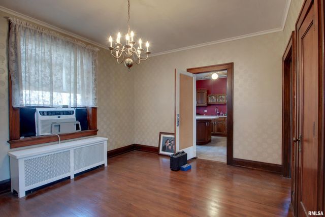 110 WEST Avenue, Quincy, IL 62301