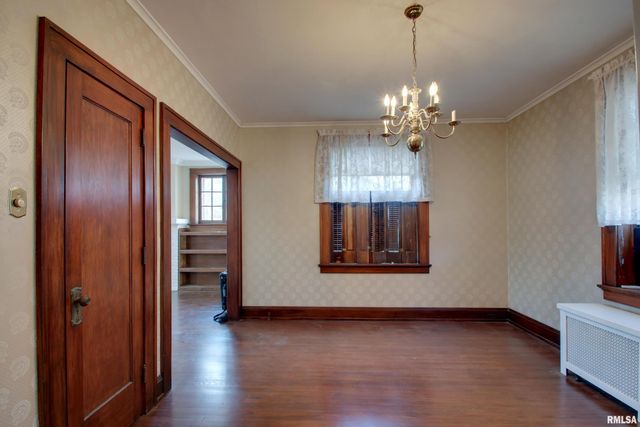 110 WEST Avenue, Quincy, IL 62301