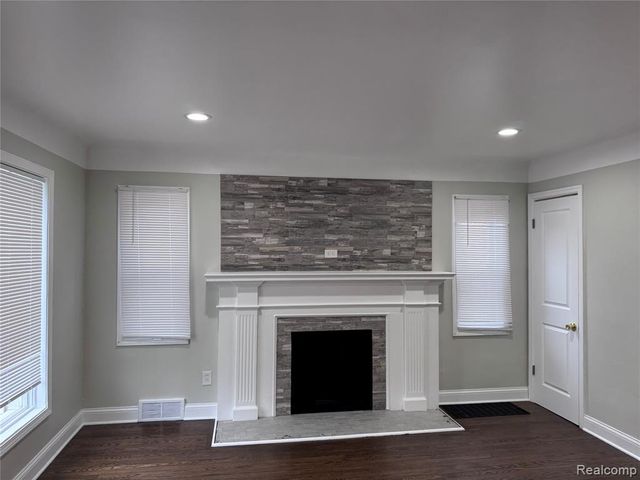 8700 W 7 Mile Road, Detroit, MI 48221