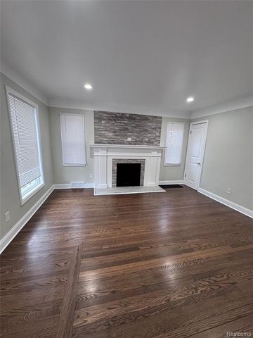 8700 W 7 Mile Road, Detroit, MI 48221