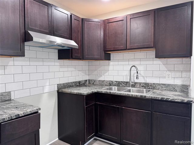 8700 W 7 Mile Road, Detroit, MI 48221