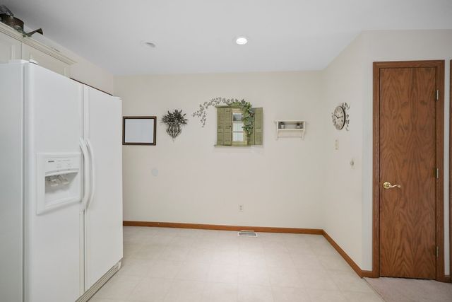 209 Greenbriar Lane, Dalton, OH 44618