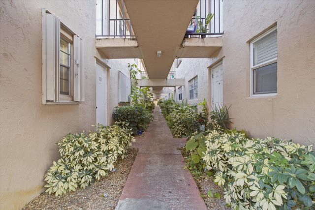 600 SW 2nd Avenue 133d, Boca Raton, FL 33432