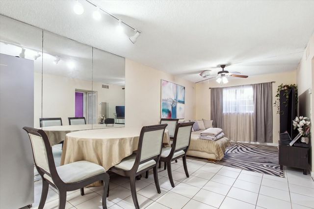 600 SW 2nd Avenue 133d, Boca Raton, FL 33432