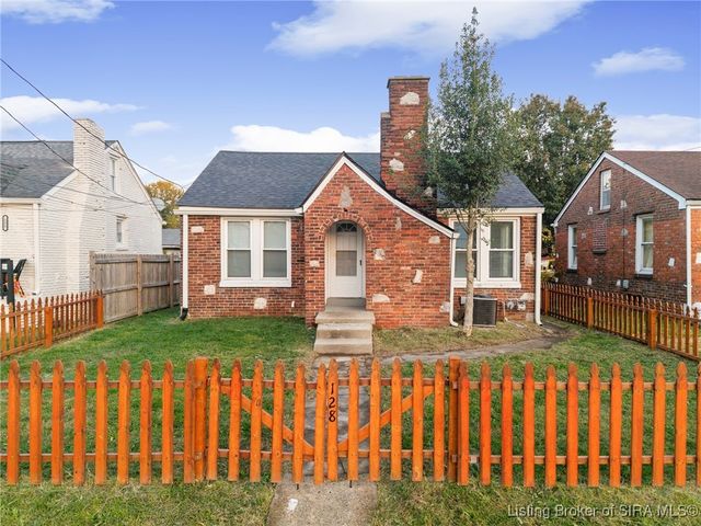 128 Randolph Avenue N, Clarksville, IN 47129