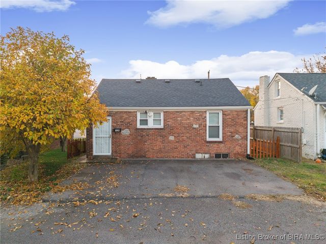 128 Randolph Avenue N, Clarksville, IN 47129