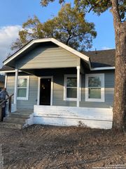 139 E BAYLOR, San Antonio, TX 78204