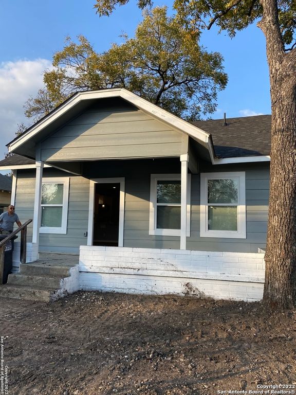 139 E BAYLOR, San Antonio, TX 78204