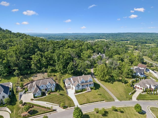 1019 Stockett Dr, Nashville, TN 37221