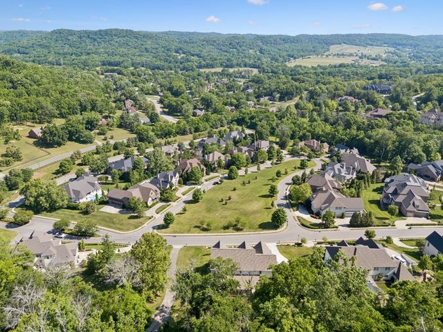 1019 Stockett Dr, Nashville, TN 37221