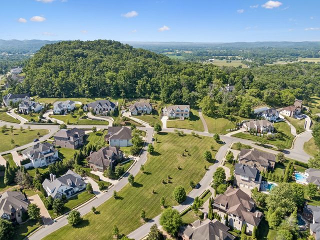1019 Stockett Dr, Nashville, TN 37221