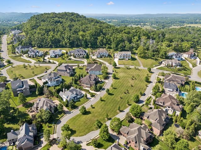 1019 Stockett Dr, Nashville, TN 37221