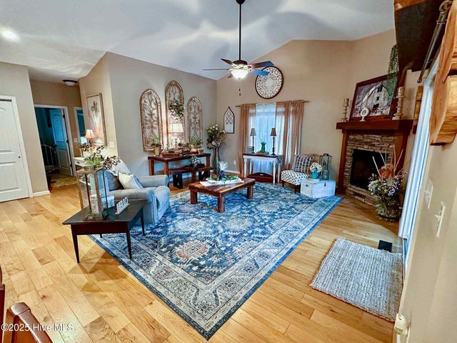 130 Cambridge Lane, West End, NC 27376