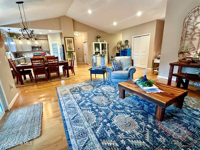 130 Cambridge Lane, West End, NC 27376
