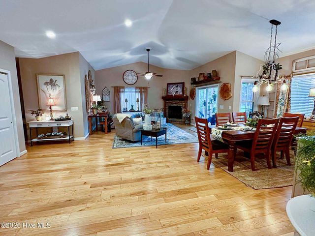 130 Cambridge Lane, West End, NC 27376