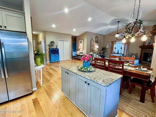 130 Cambridge Lane, West End, NC 27376