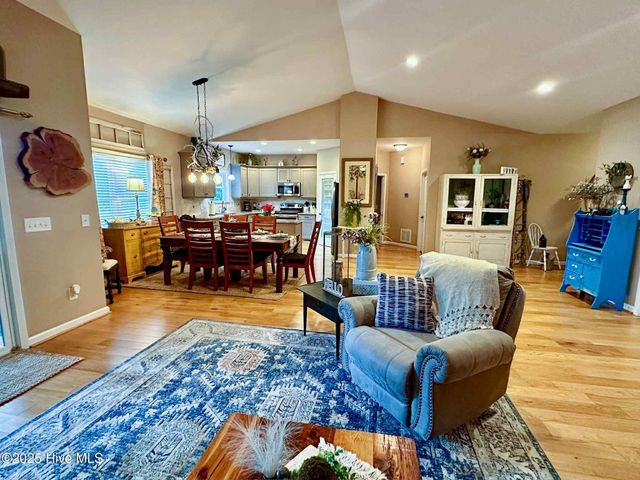 130 Cambridge Lane, West End, NC 27376