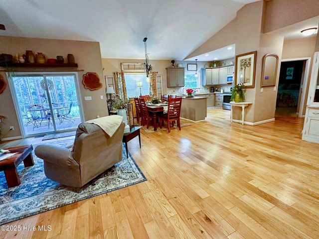 130 Cambridge Lane, West End, NC 27376