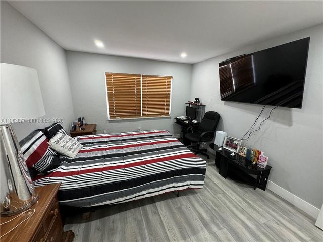 6850 W 16th Dr 211, Hialeah, FL 33014