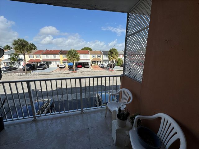 6850 W 16th Dr 211, Hialeah, FL 33014