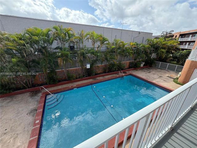 6850 W 16th Dr 211, Hialeah, FL 33014
