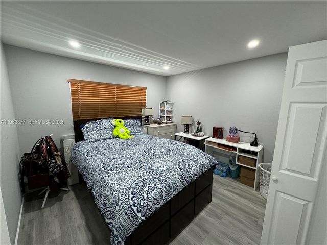 6850 W 16th Dr 211, Hialeah, FL 33014