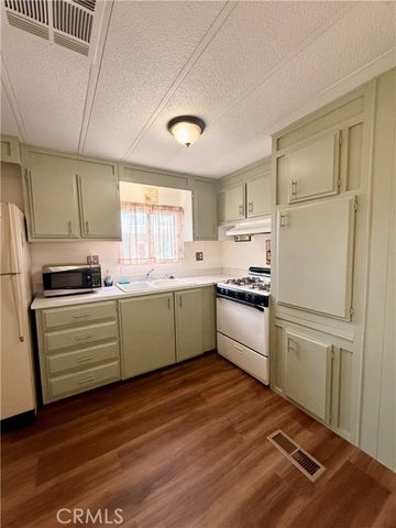 12582 2nd, Yucaipa, CA 92399