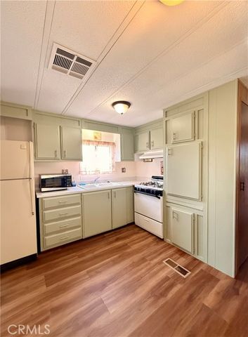 12582 2nd, Yucaipa, CA 92399