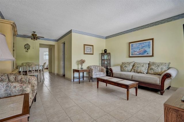 2000 NE 51st Court 205, Fort Lauderdale, FL 33308