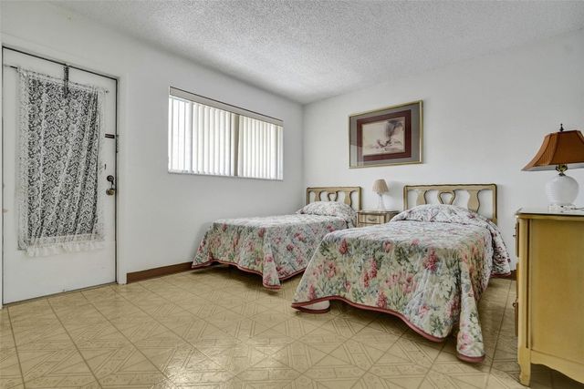 2000 NE 51st Court 205, Fort Lauderdale, FL 33308