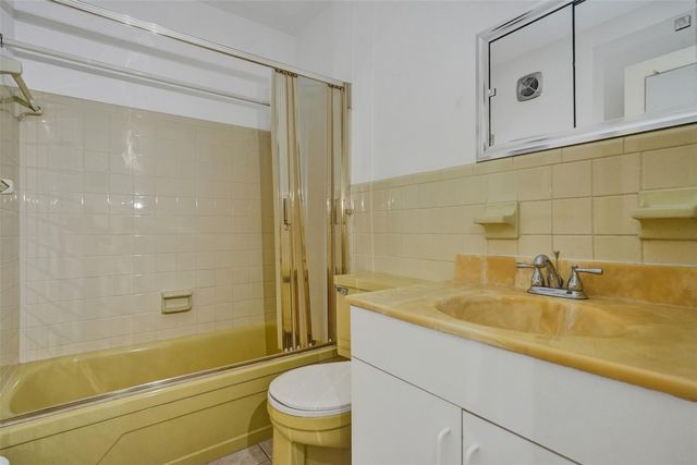 2000 NE 51st Court 205, Fort Lauderdale, FL 33308