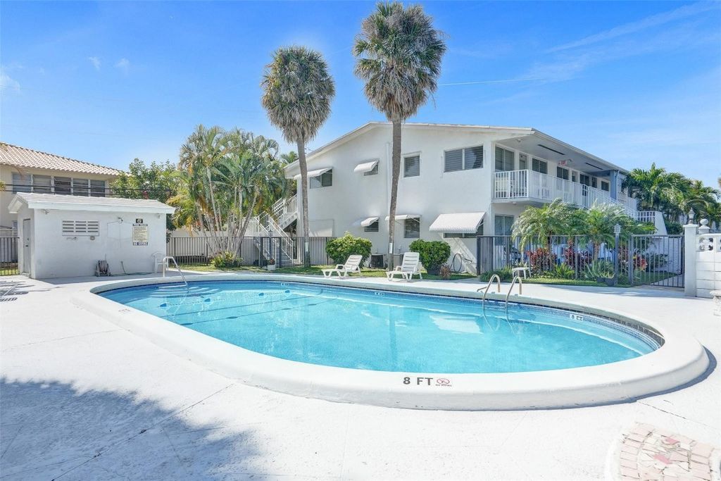 2000 NE 51st Court 205, Fort Lauderdale, FL 33308