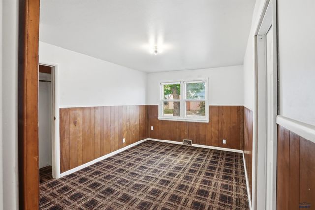 1002 HAINES AVE, Rapid City, SD 57701