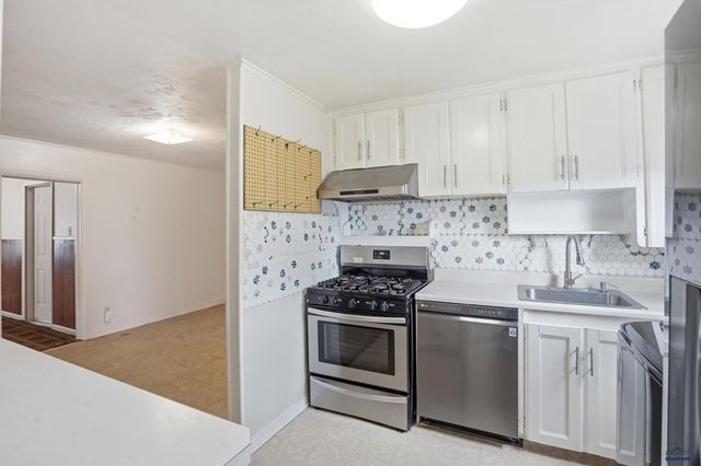 1002 HAINES AVE, Rapid City, SD 57701