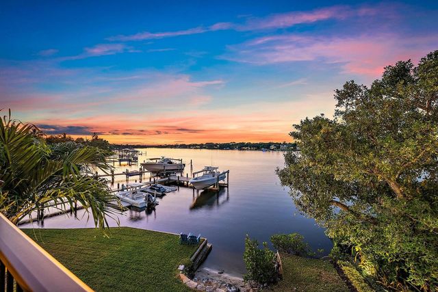 18137 Palm Point Drive, Jupiter, FL 33458