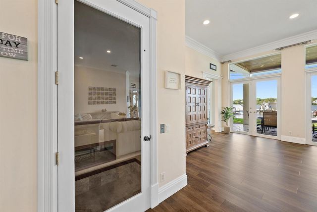 18137 Palm Point Drive, Jupiter, FL 33458